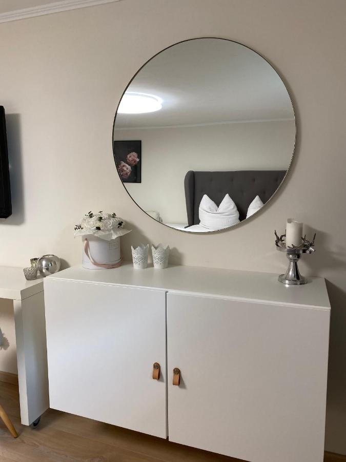Stylische Wohnung In Ruhiger Lage, Sehr Messenah Laatzen Extérieur photo